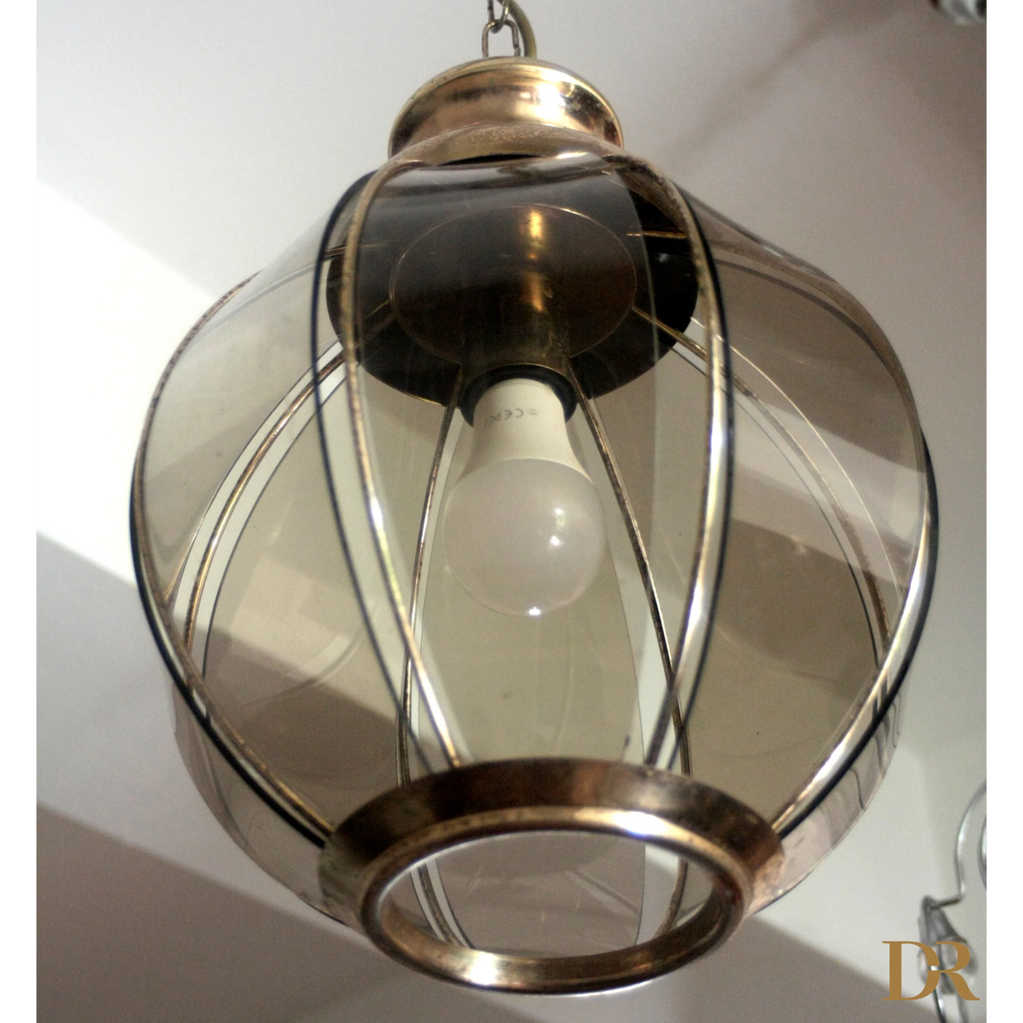 Lampadario in ottone con vetri fumé, metà XX secolo, secondo metà, luce sospensione elegante