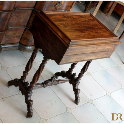 Mobile da cucito francese in mogano con gambe torsade, mobile svuotatasche XIX secolo