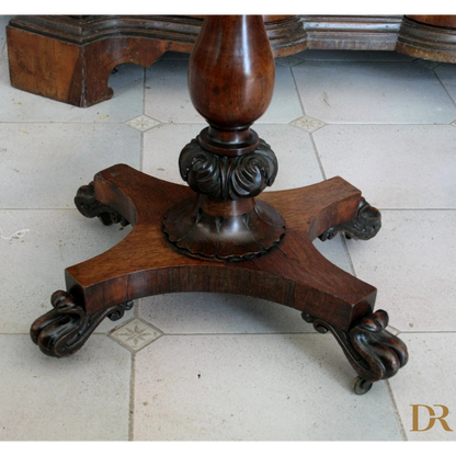 Pedestal in legno scuro con gambe artigliate, stile XIX secolo, Gran Bretagna casa