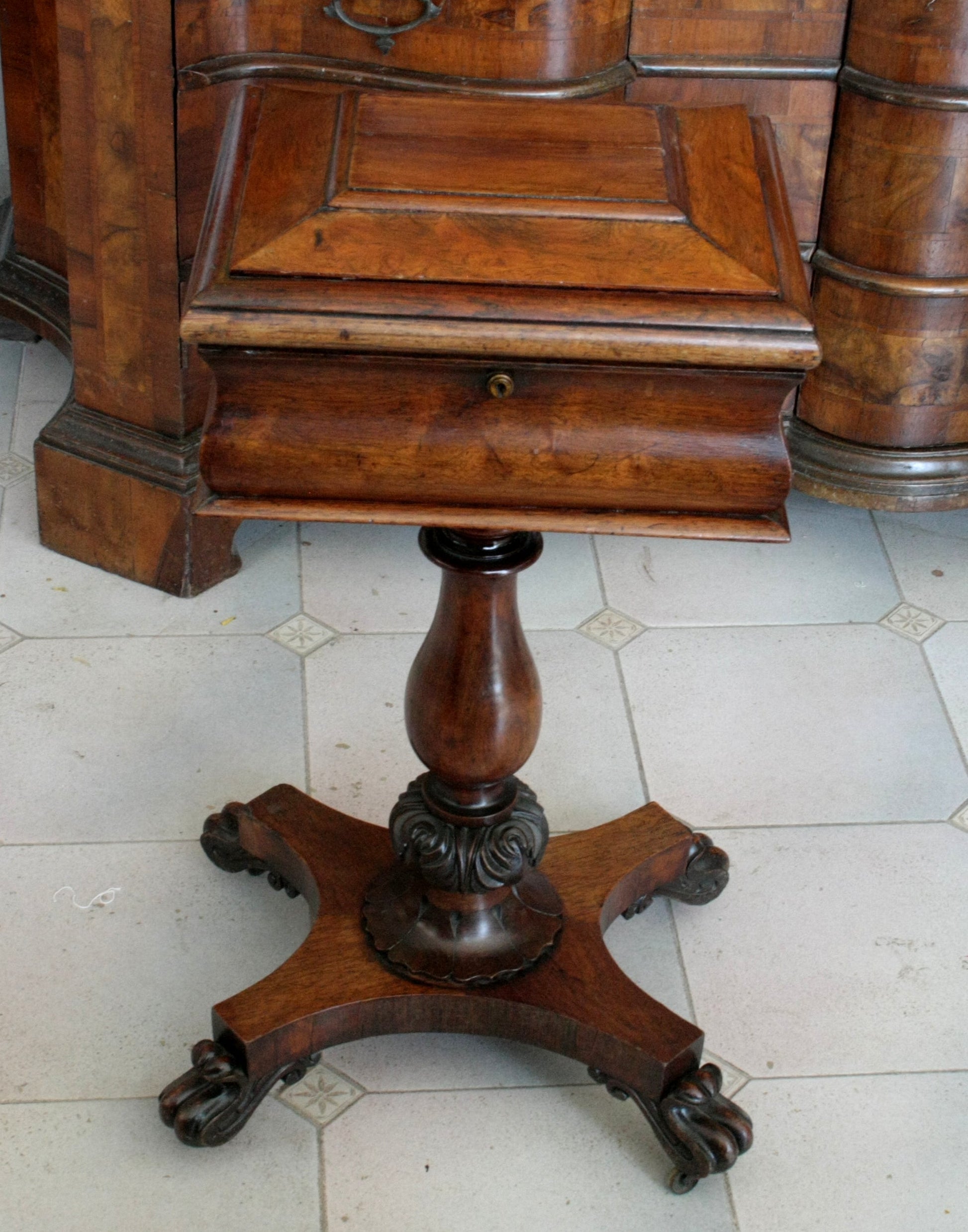 Antica scatola da cucito o scrittura in legno del XIX secolo Gran Bretagna casa