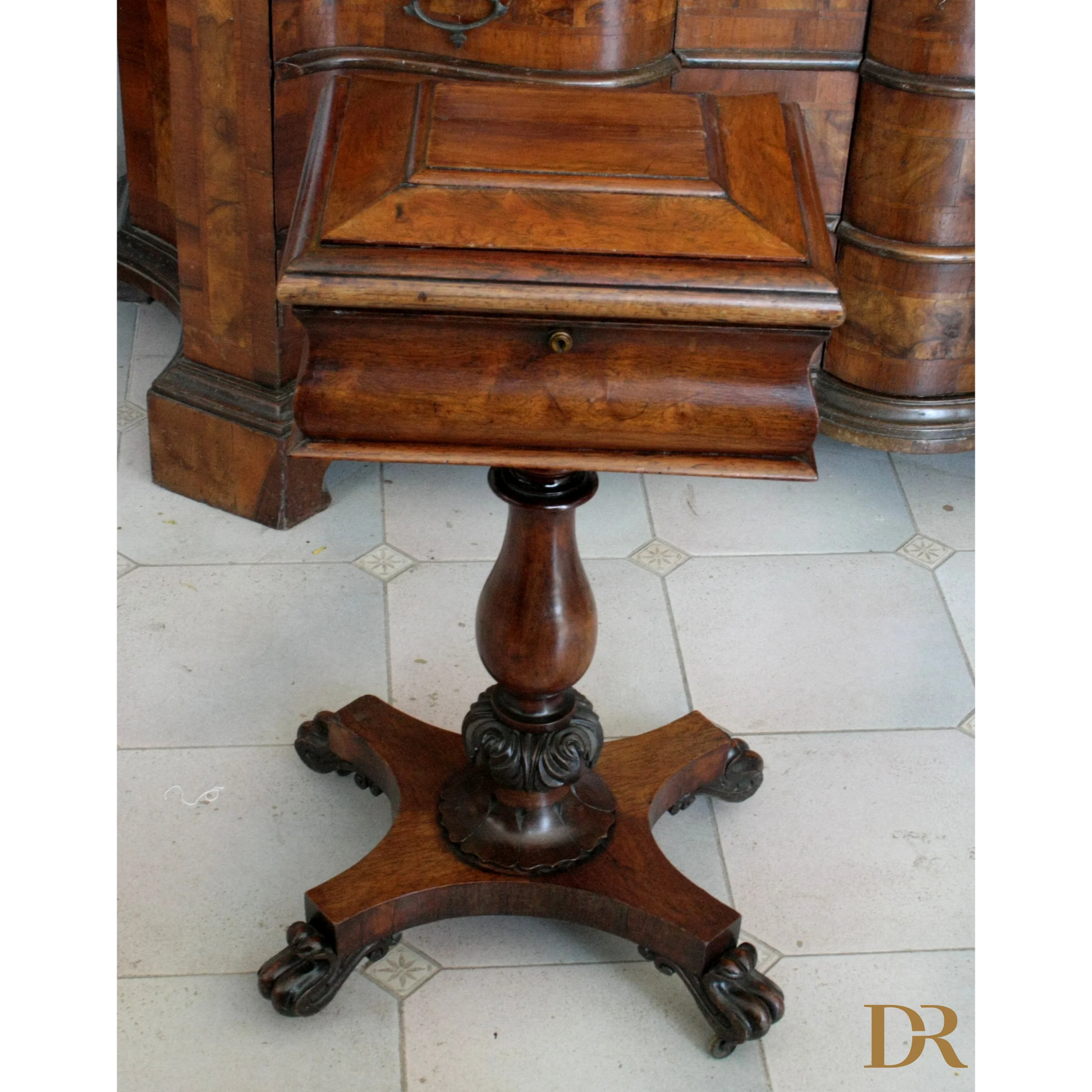 Antica scatola da cucito o scrittura in legno del XIX secolo Gran Bretagna casa