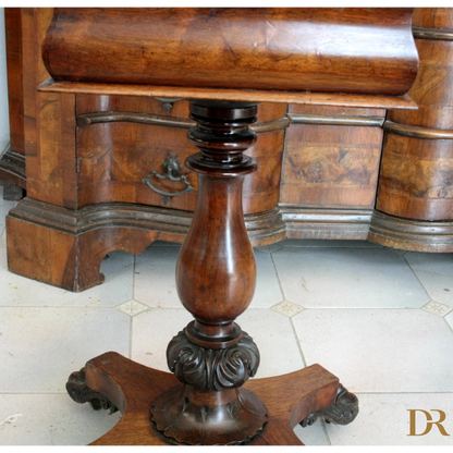 Pedestal table in legno antico XIX secolo Gran Bretagna, perfetta per casa elegante