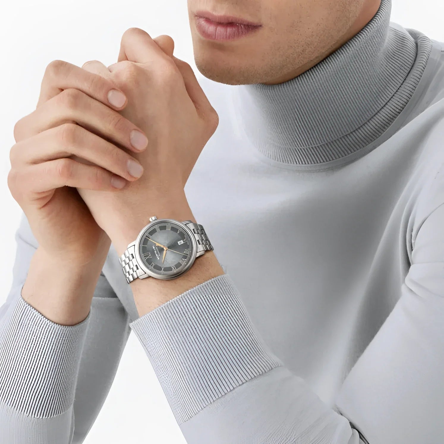 Montblanc tradition automatic da 40 mm con quadrante grigio, lunetta doppia in acciaio indossato sul polso maschile
