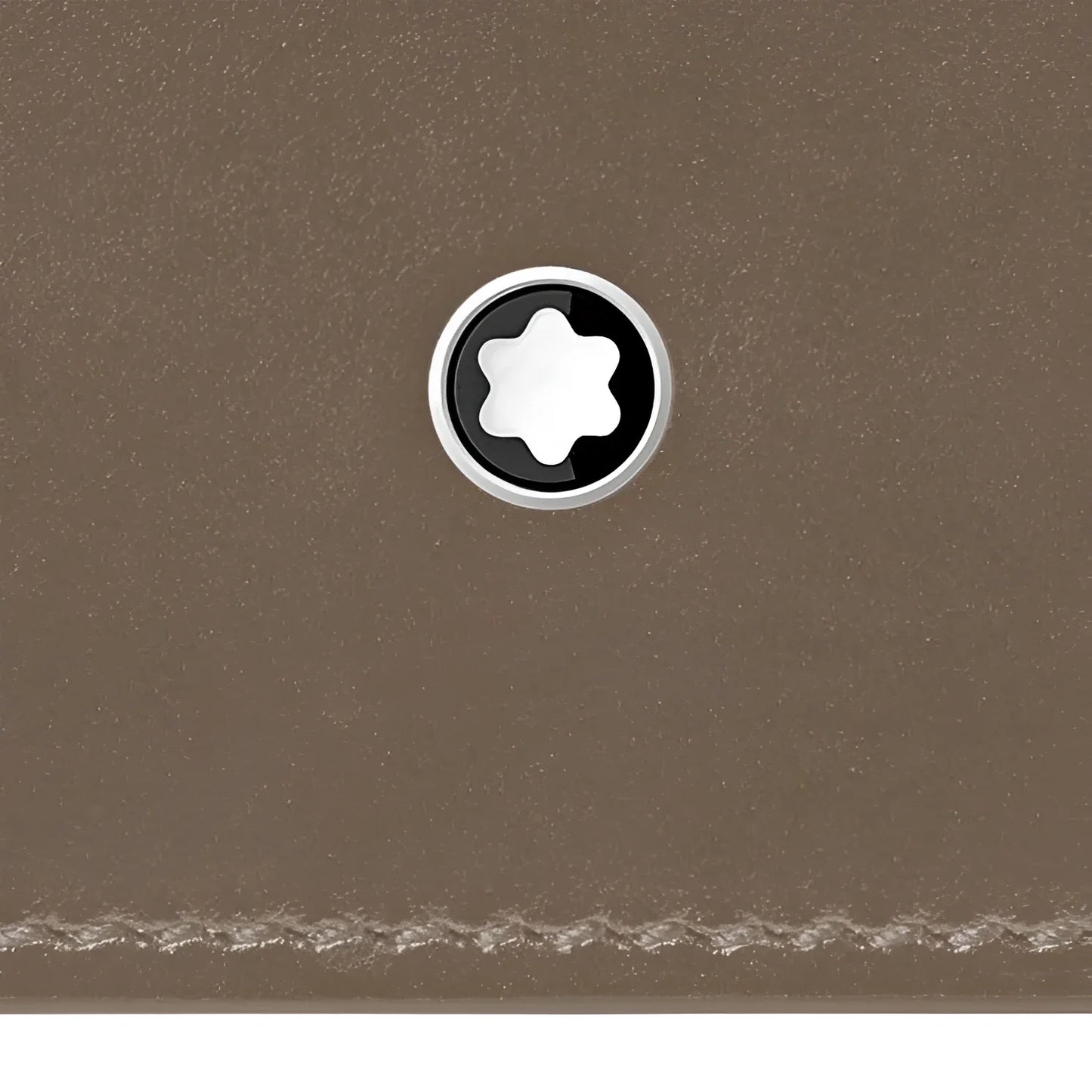Montblanc portafoglio meisterstück con emblem montblanc circolare in pelle lucida mastice e tasche extra elegante