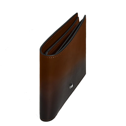Portafoglio montblanc in sofisticata pelle meisterstück sfumato marrone con cuciture scure e logo argentato