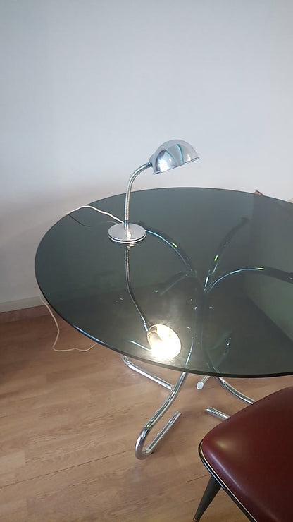 Lampada da tavolo vintage cromata in metallo cromato, perfetta per il design casa