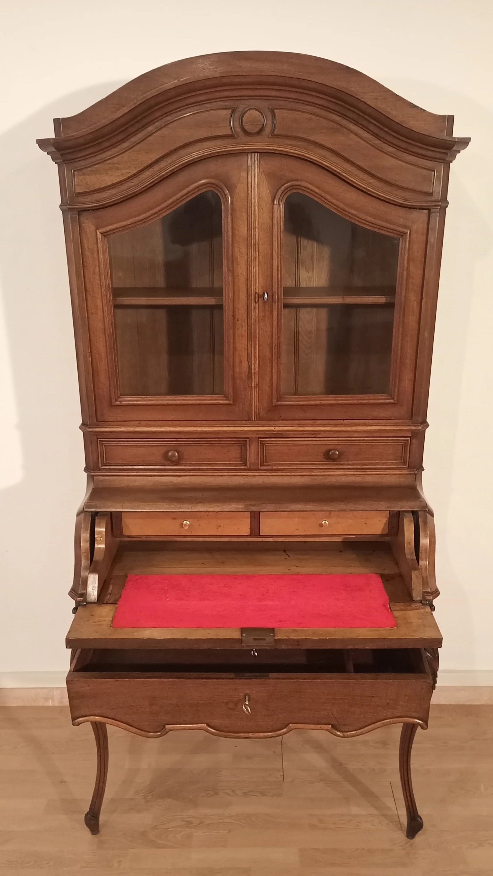 Antica credenza scrittoio con ribalta in rovere massello restaurata con vetrina e gambe curve ottocento