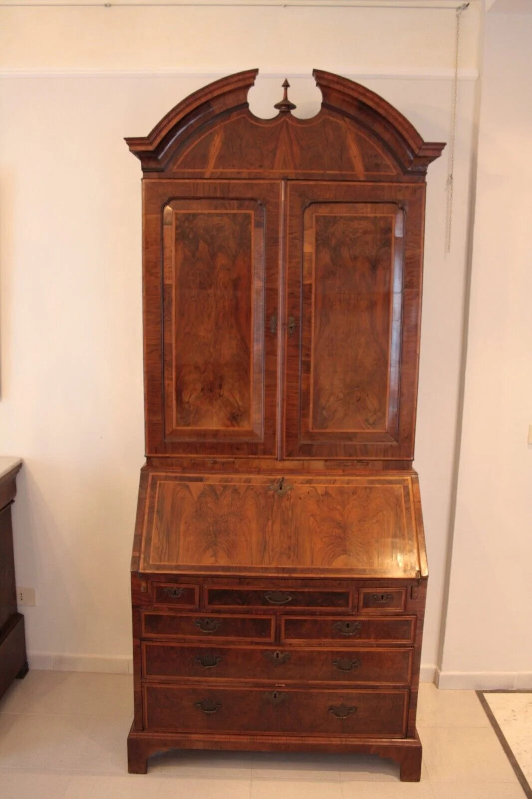 Antico trumeaux luigi xvi in noce con piano ribaltabile e numerosi cassetti ideale come scrivania e cassettiera