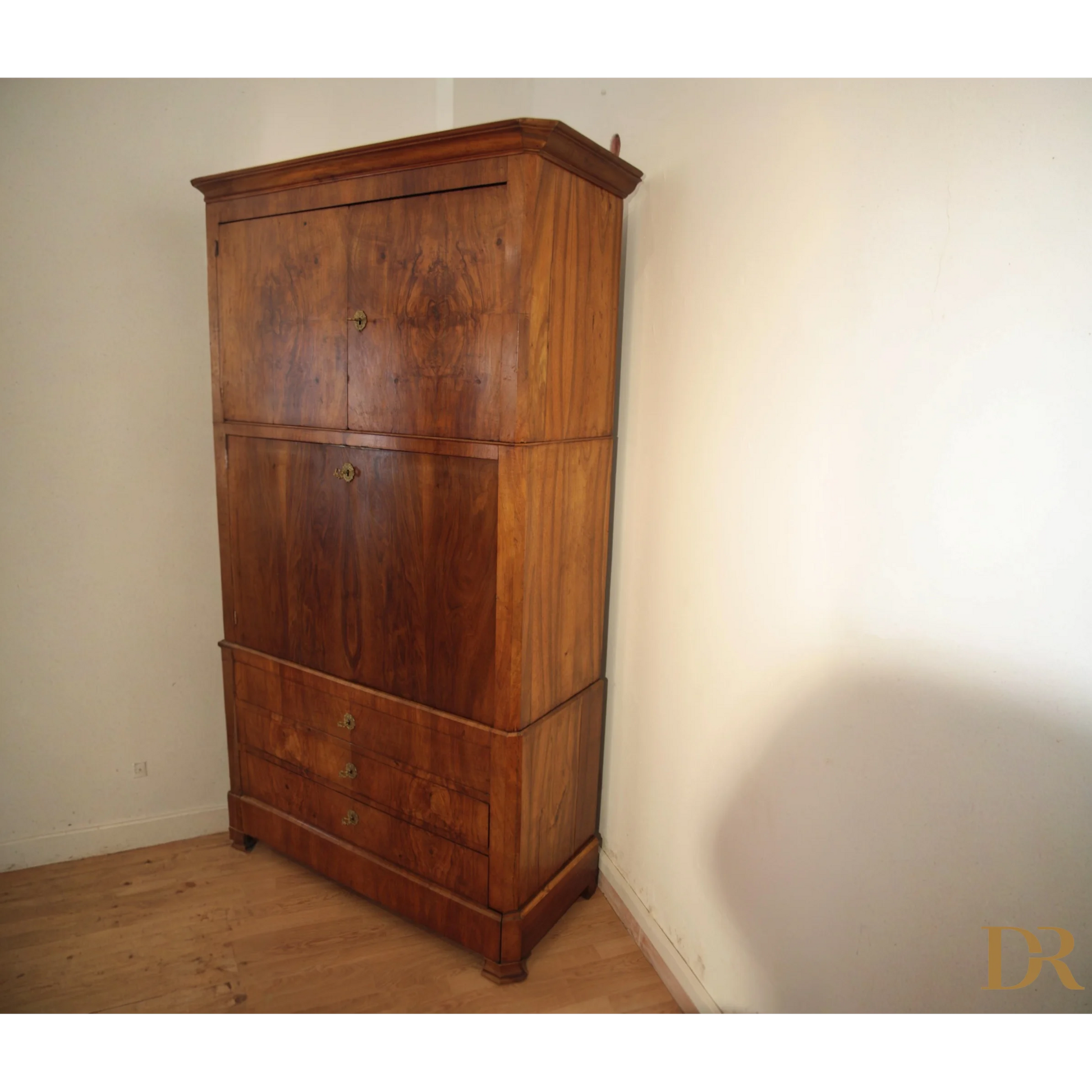 Armadio in legno con tre sezioni e decorazioni, splendido secretaire Umberto