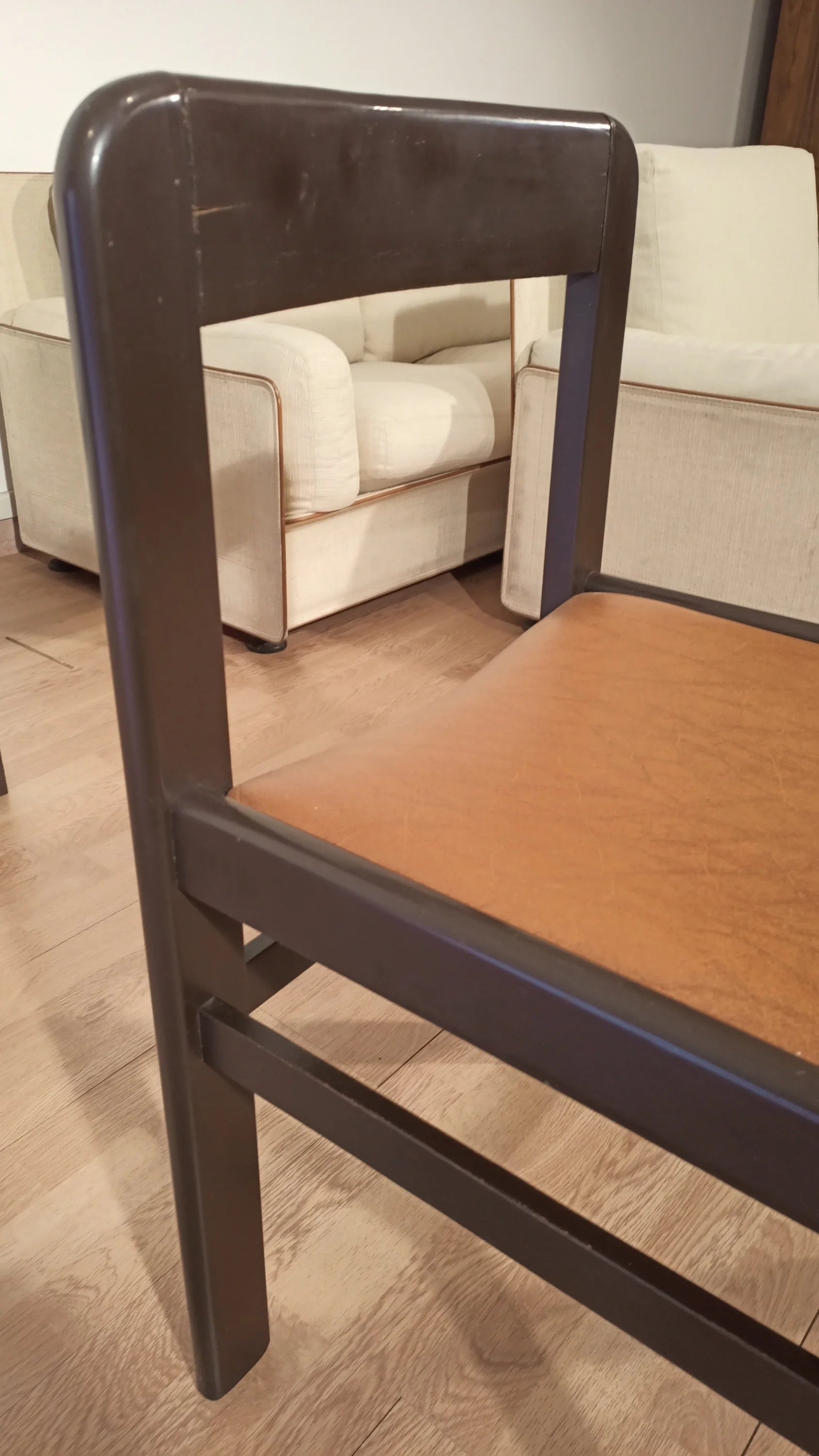 Schienale di sedia vintage in legno scuro set di 6 sedie brutaliste anni 70