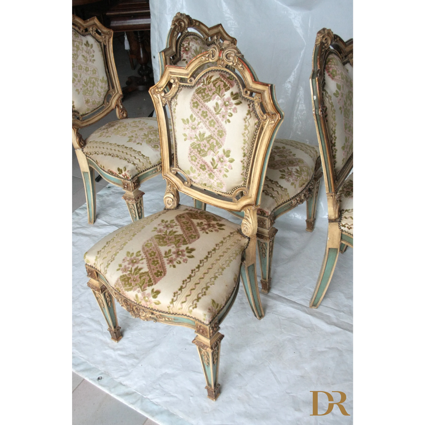 Sedie Napoleone III con finiture ornate e rivestimenti floreali di epoca seconda metà ottocento