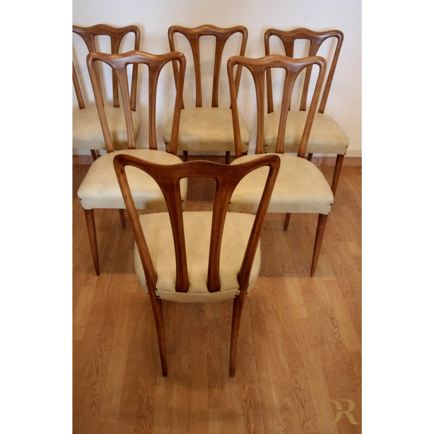 Set di graziose sedie da pranzo in legno e rivestimento vintage stile casa design