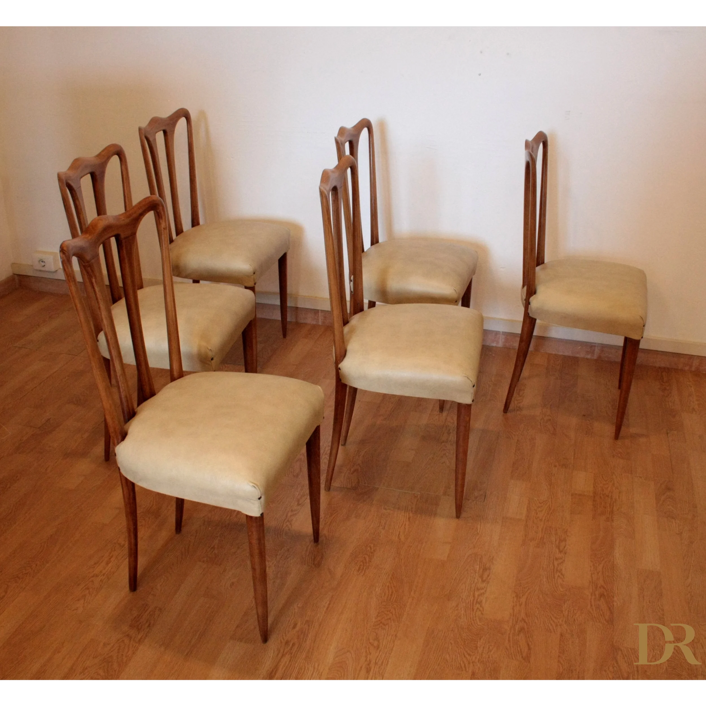 Sedie vintage in legno con sedili beige, design casa anni 1960 Italia