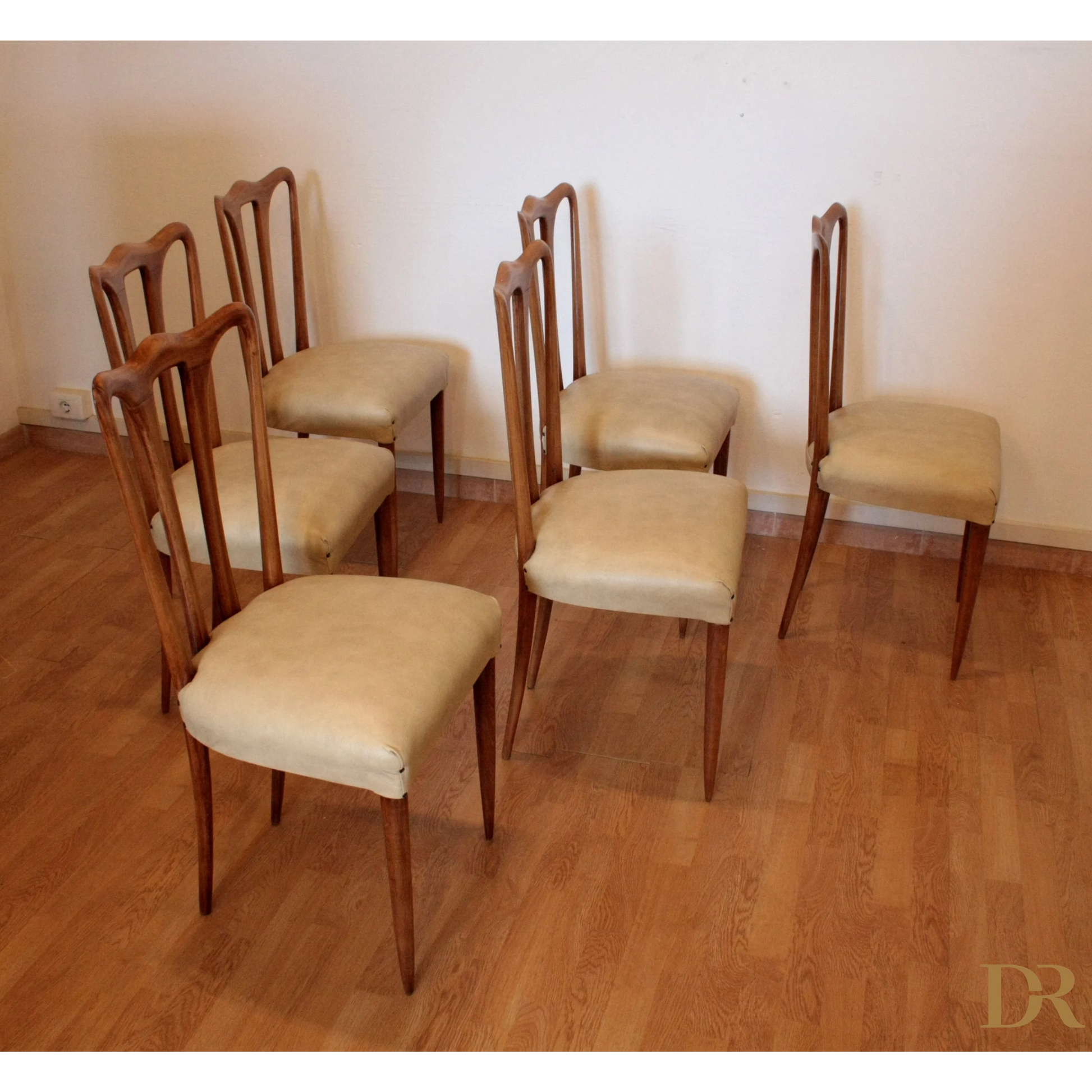 Sedie vintage in legno con sedili beige, design casa anni 1960 Italia