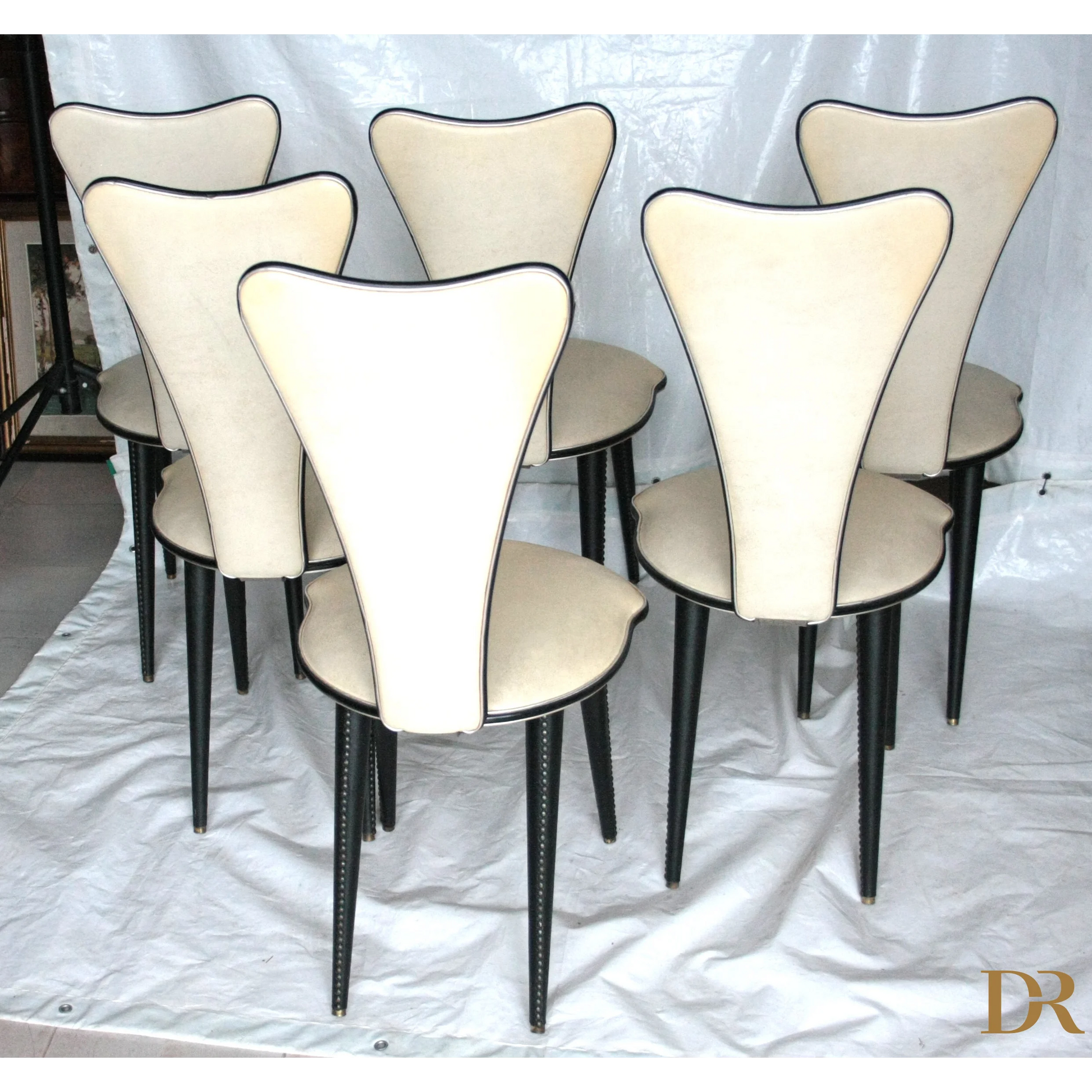 Sedie Umberto Mascagni anni 60 in crema con dettaglio nero, set 6