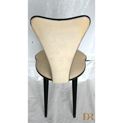 Sedie Umberto Mascagni anni 60 Italia, sedia crema con rifiniture nere iconica
