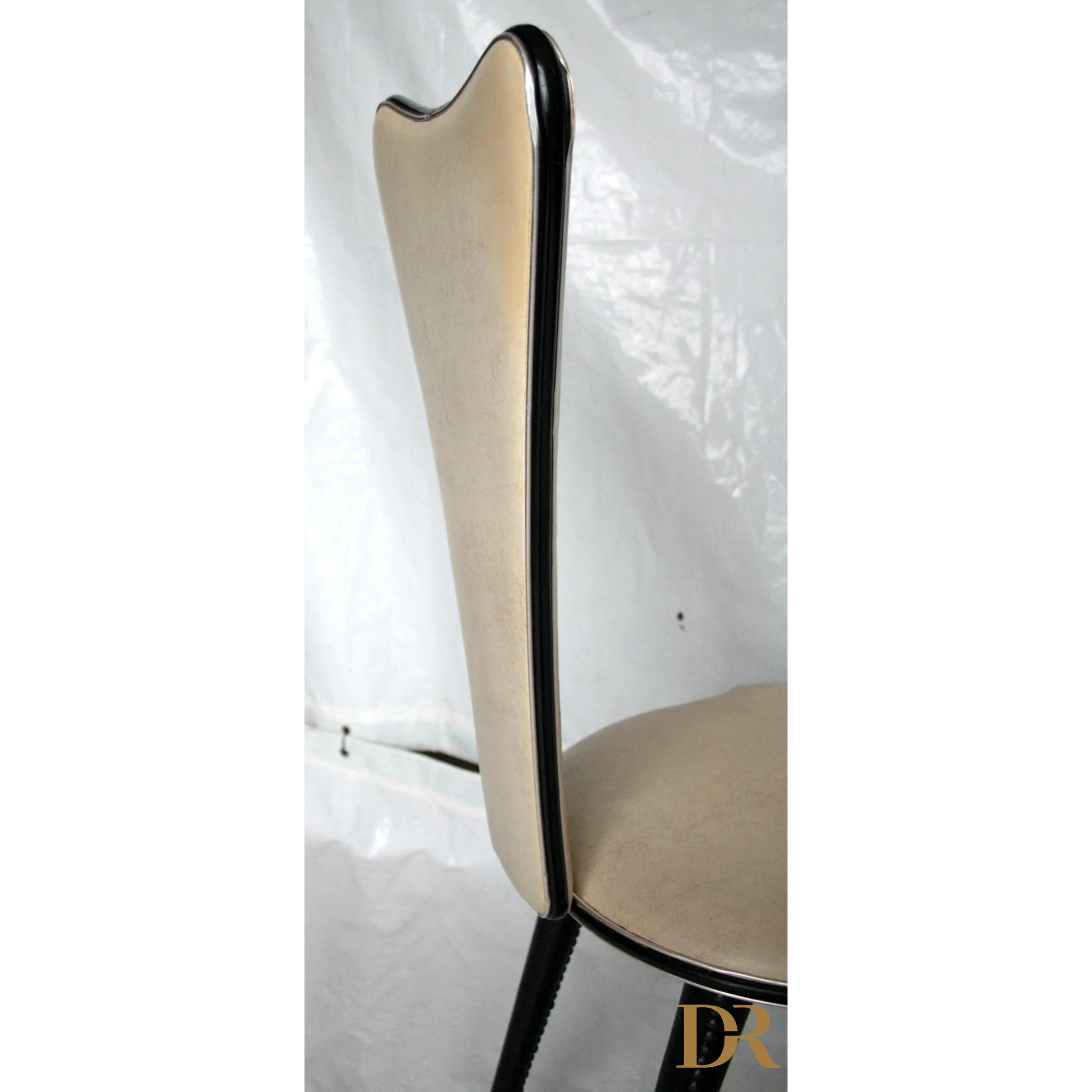 Sedie Umberto Mascagni anni 60 con rivestimento imbottito e bordo nero ottimo stato