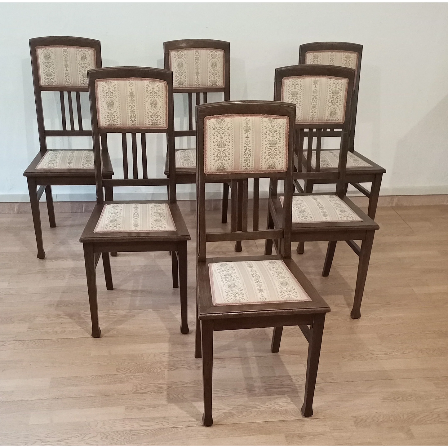 Set di sedie pranzo vintage legno quercia | Sedia Stile Italiano salotto Dario Raia Antiquariato Modernariato Vintage Sedie da pranzo Sedie da pranzo moderne Sedie da sala da pranzo Sedie da tavolo da pranzo Sedie di metà secolo Sedie in legno di quercia Sedie in legno massello Sedie in legno massiccio Sedie in legno vintage Set di sedie da pranzo Set di sedie industriali