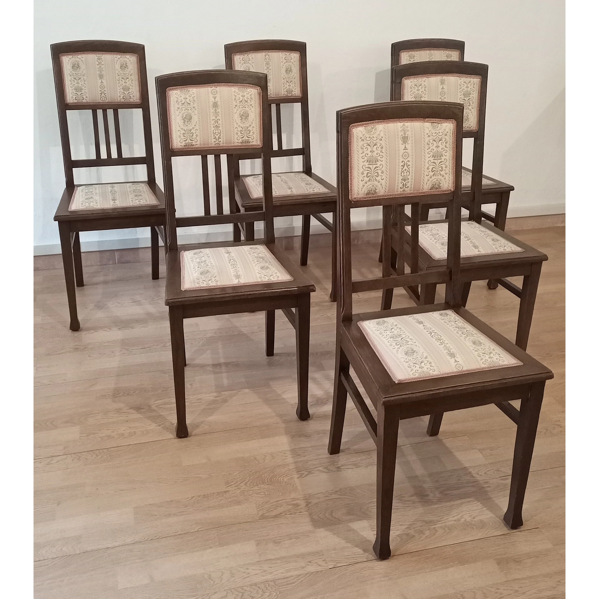 Set di sedie pranzo vintage legno quercia | Sedia Stile Italiano salotto Dario Raia Antiquariato Modernariato Vintage Sedie da pranzo Sedie da pranzo moderne Sedie da sala da pranzo Sedie da tavolo da pranzo Sedie di metà secolo Sedie in legno di quercia Sedie in legno massello Sedie in legno massiccio Sedie in legno vintage Set di sedie da pranzo Set di sedie industriali