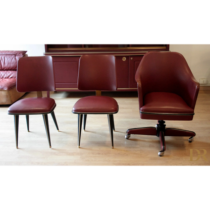 Set scrivania con tre sedie di Umberto Mascagni in similpelle bordeaux
