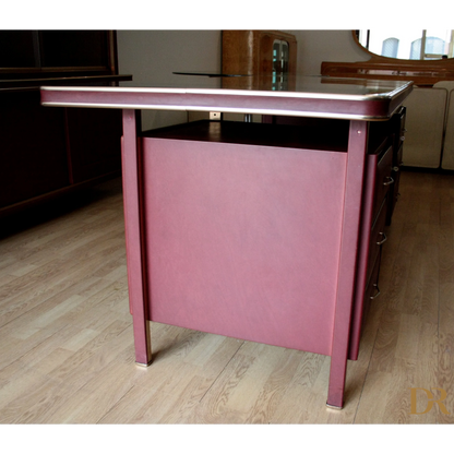 Scrivania Umberto Mascagni in similpelle bordeaux con piano maroon e dettagli in ottone