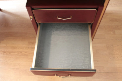 Cassetto aperto in legno bordeaux del set studio umberto mascagni scrivania ministeriale italia 1950