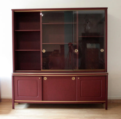 Set studio umberto mascagni con cabinet espositivo marrone e oro, scrivania ministeriale italiana del 1950