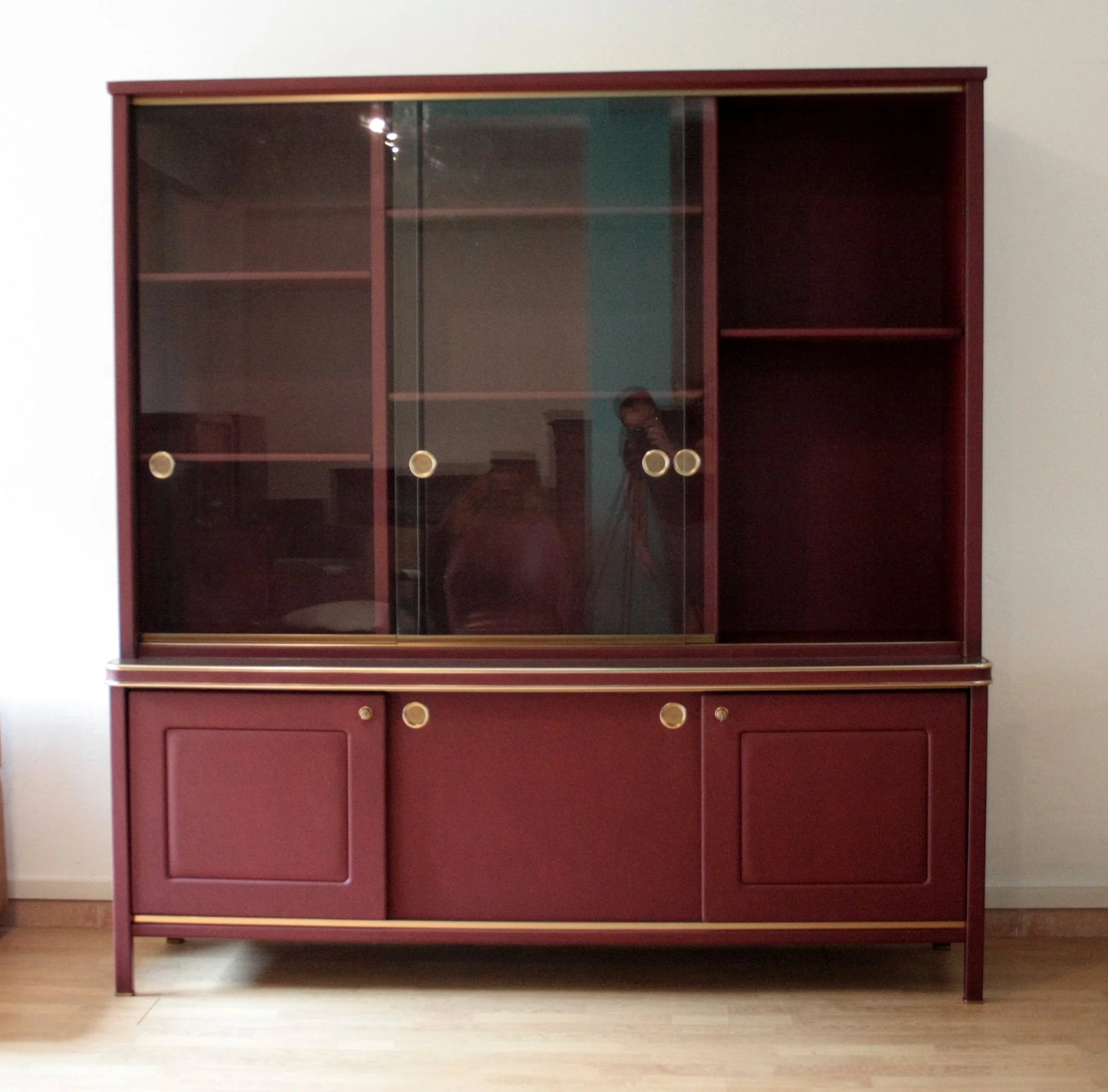 Set studio umberto mascagni cabinet maroon and gold with sliding doors for italia scrivania ministeriale uso office