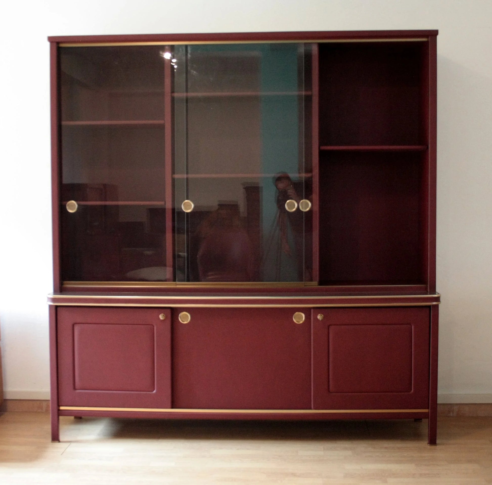 Set studio umberto mascagni cabinet maroon and gold with sliding doors for italia scrivania ministeriale uso office