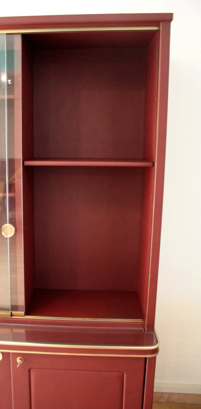 Set studio umberto mascagni mobile espositivo in legno bordeaux e oro con tre sedie e libreria italia 1950