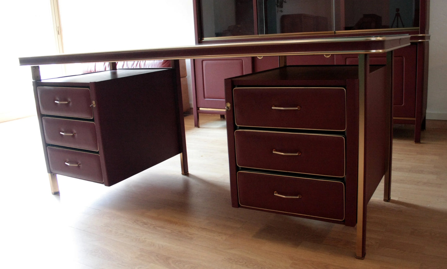 Scrivania ministeriale disegnata in italia 1950 maroon e oro con cassetti set studio umberto mascagni