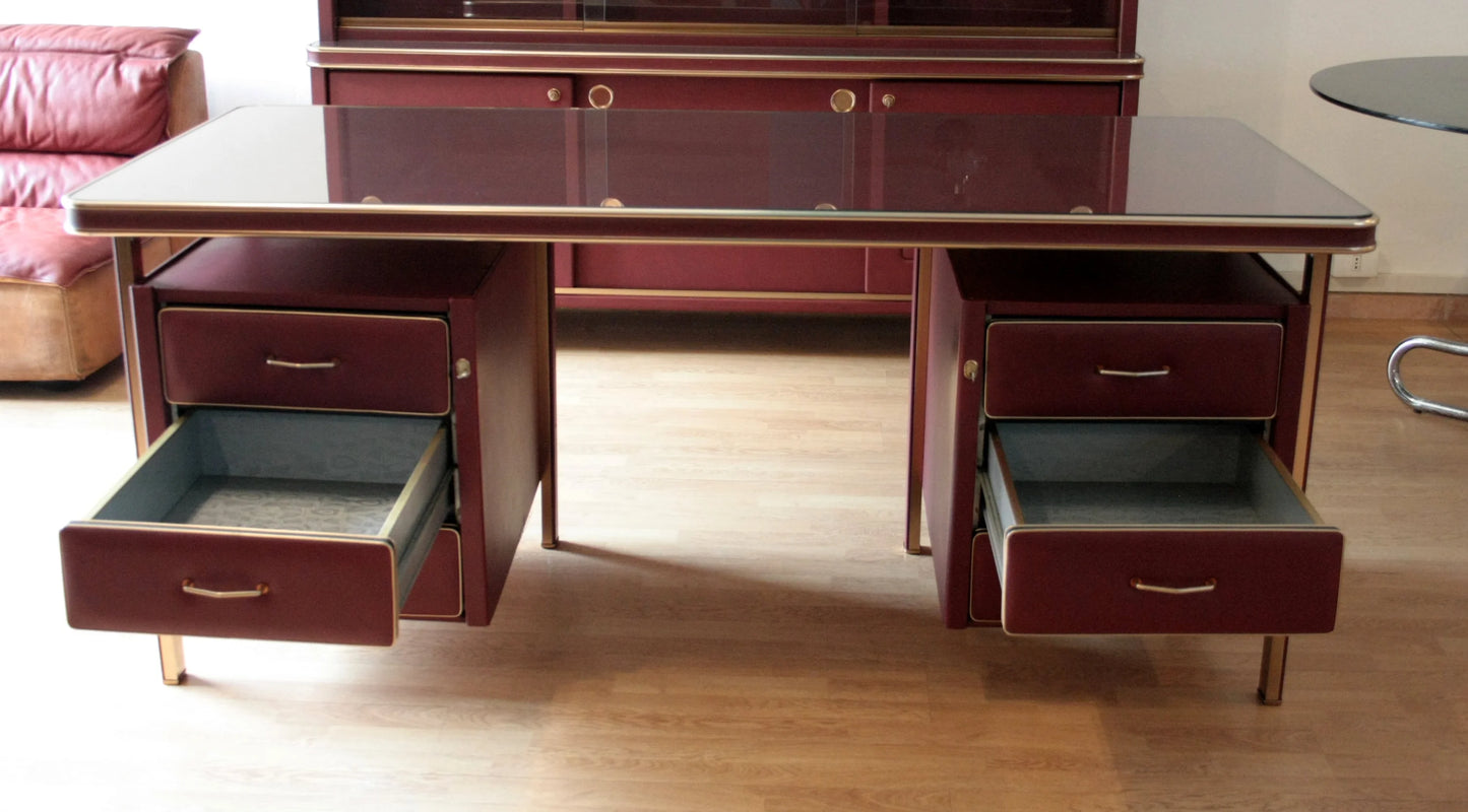 Set studio Umberto Mascagni scrivania ministeriale maroon con cassetti Italia 1950 uso ufficio professionale