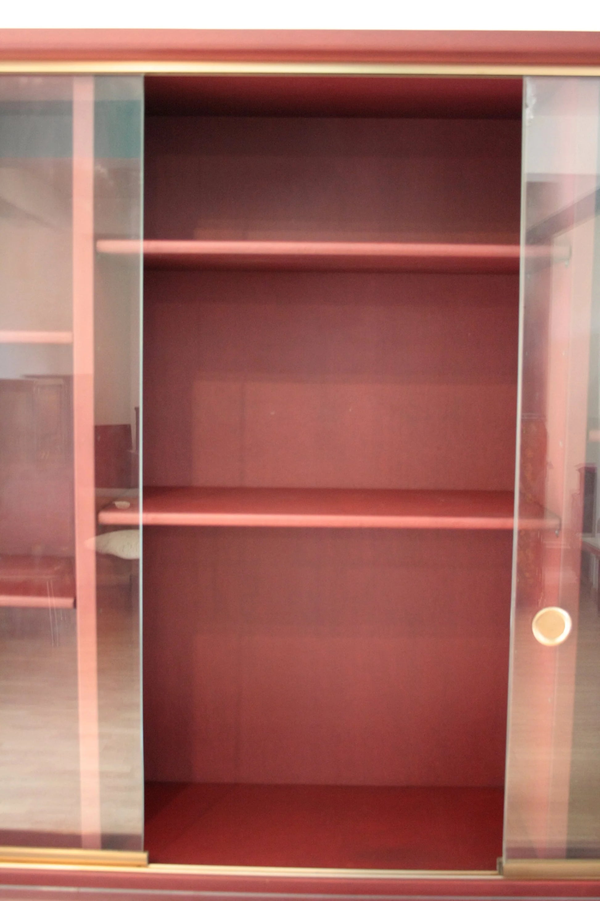 Set studio Umberto Mascagni con scrivania ministeriale disegnata, cabinet scorrevole rosso e vetro Italia 1950