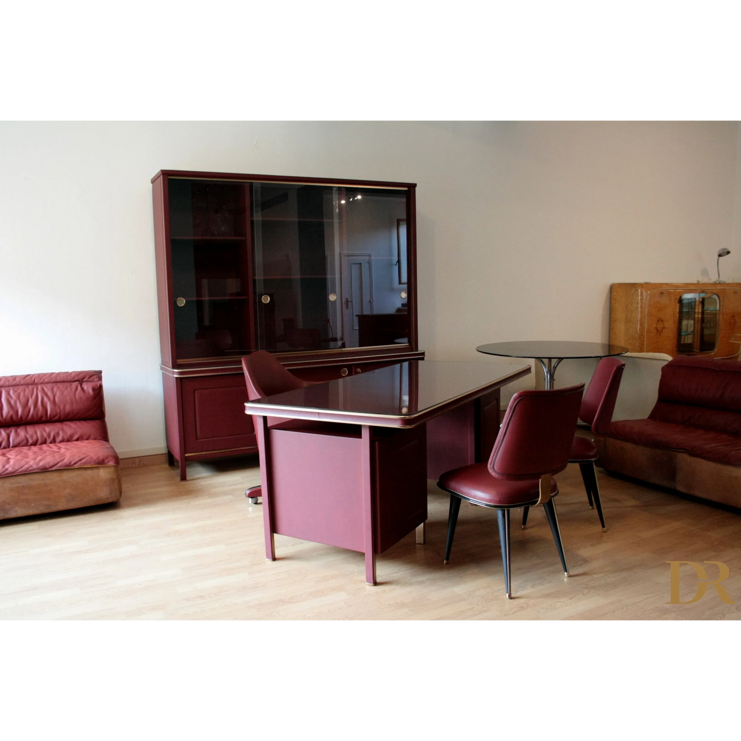 Set studio Umberto Mascagni con mobili ufficio in similpelle Bordeaux Italia 1950