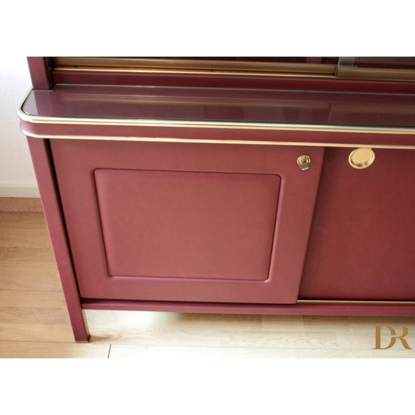 Set Studio Umberto, scrivania con sedie e libreria, similpelle Bordeaux, mobili Italia 1950