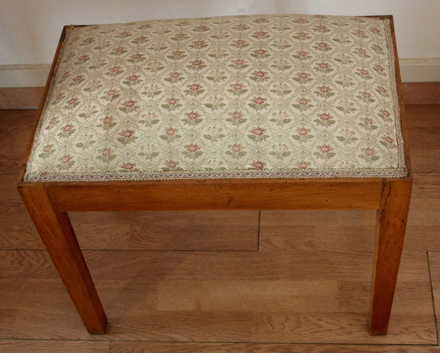 Sgabello-panca vintage in noce massello, esemplare raffinato risalente agli anni 50-60