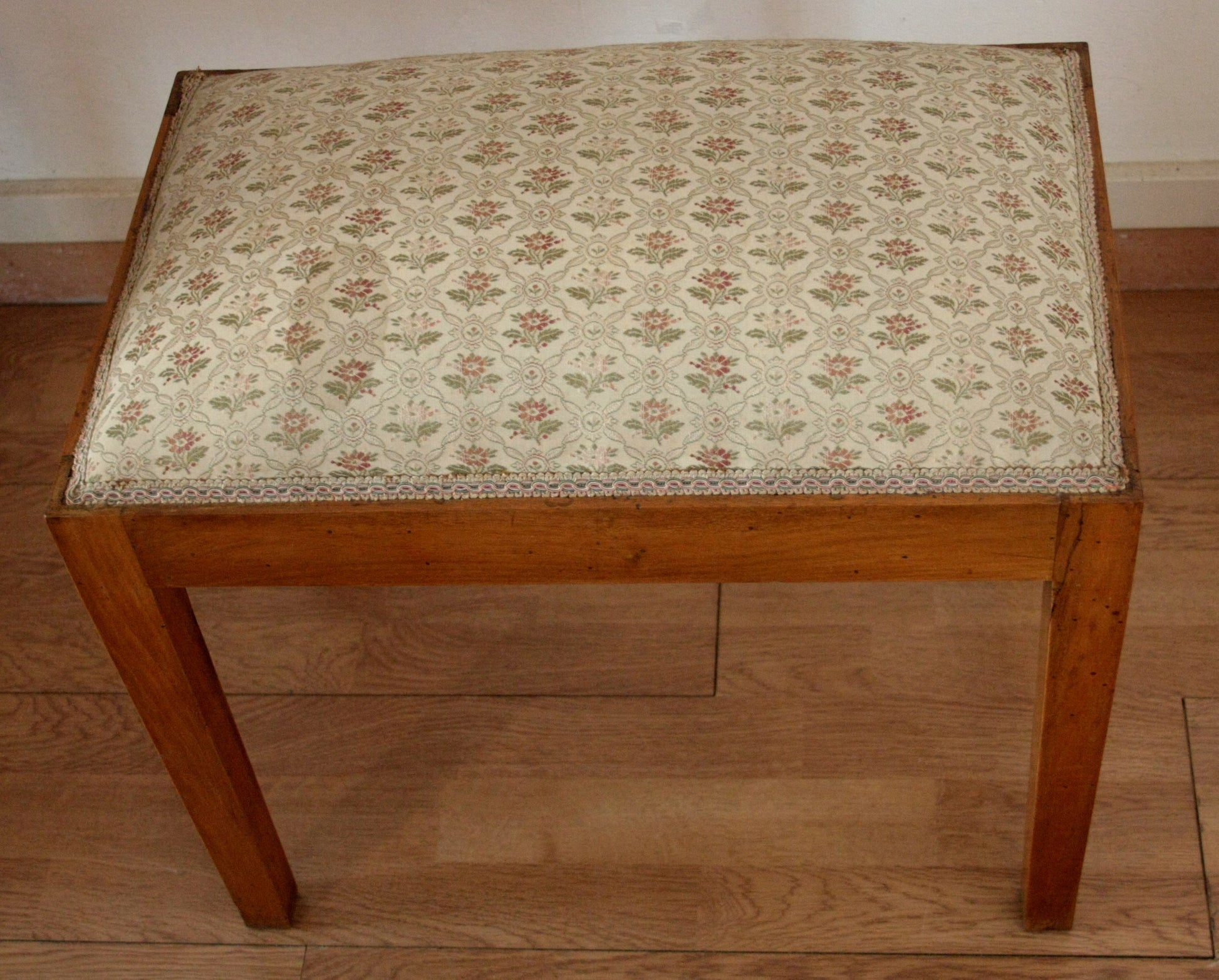 Sgabello-panca vintage in noce massello, esemplare raffinato risalente agli anni 50-60