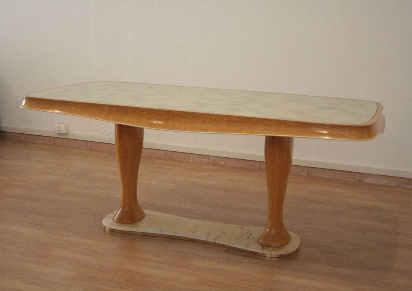 Tavolo da pranzo mid-century moderno di vittorio dassi con piano in marmo rettangolare e gambe curve anni 50
