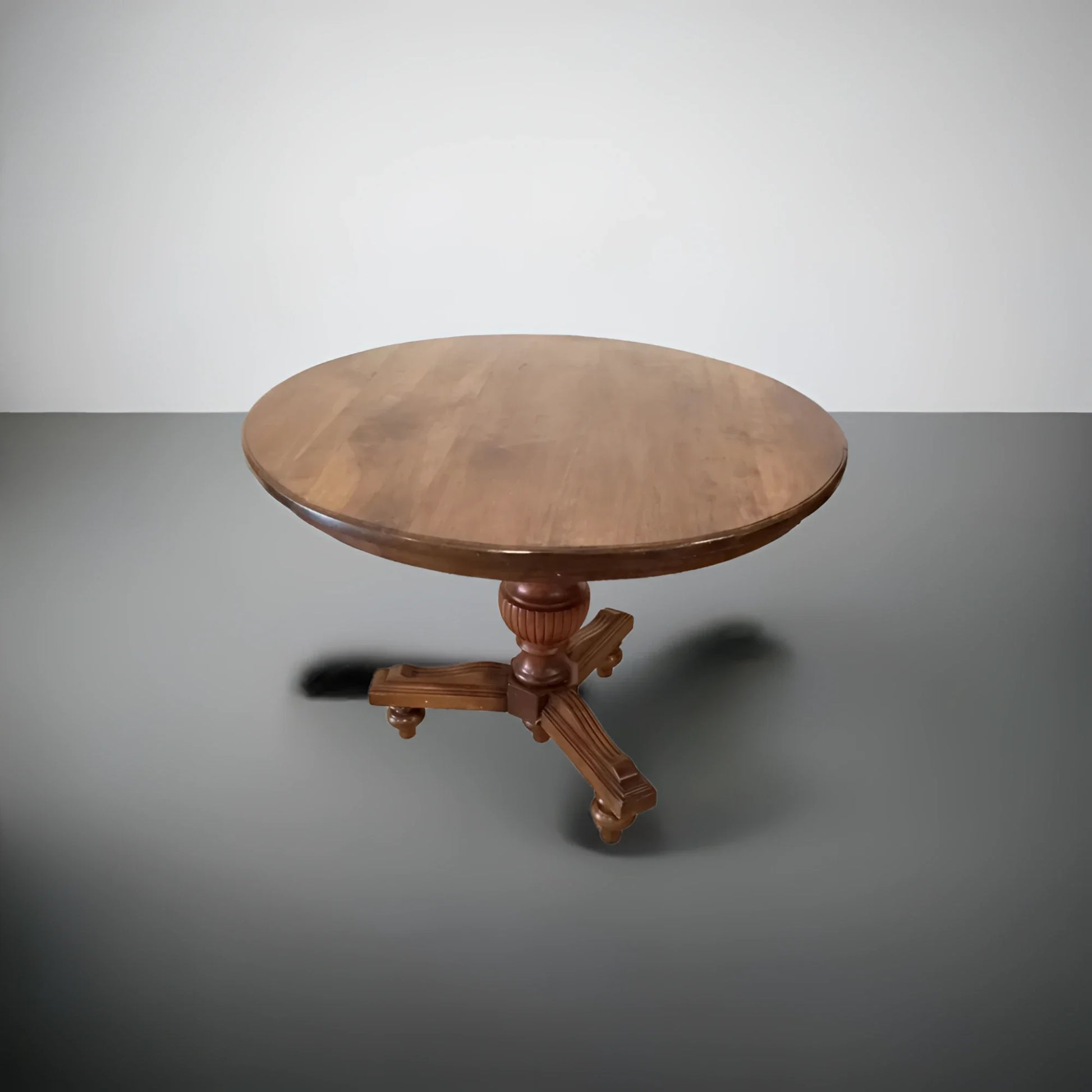 Tavolo tondo ottocento in noce stile umbertino vintage con base a colonna in legno massello