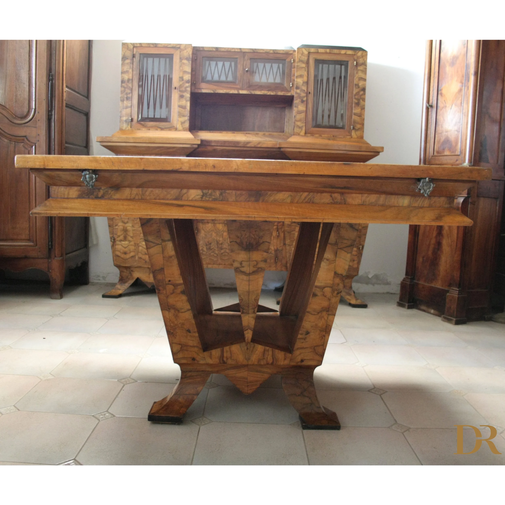 Tavolo art Decò in legno ornato, realizzato per il ministro Bottai nel 1933