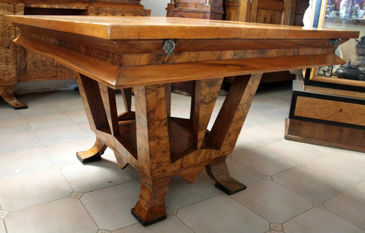 Tavolo art Decò in legno ornato, realizzato per il ministro Bottai a Roma