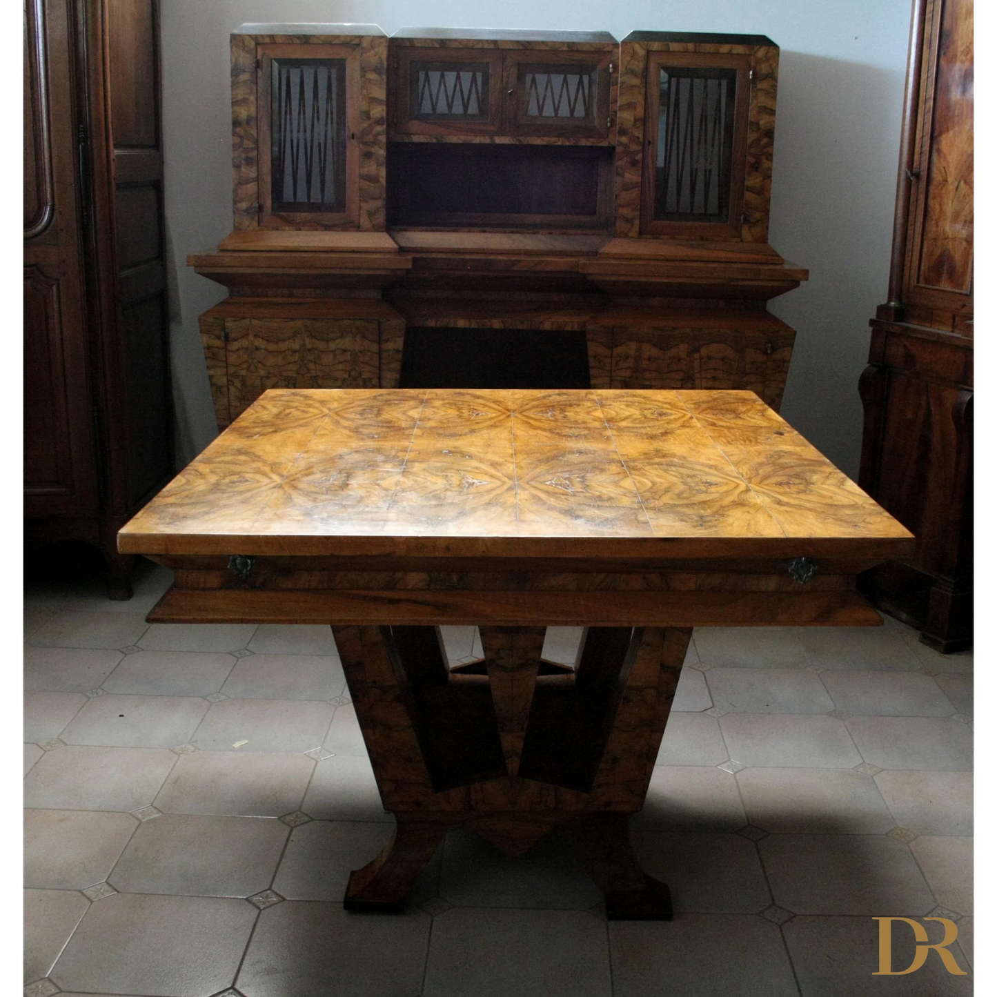 Tavolo art decò in legno ornato, realizzato per il ministro Bottai, perfetto per casa