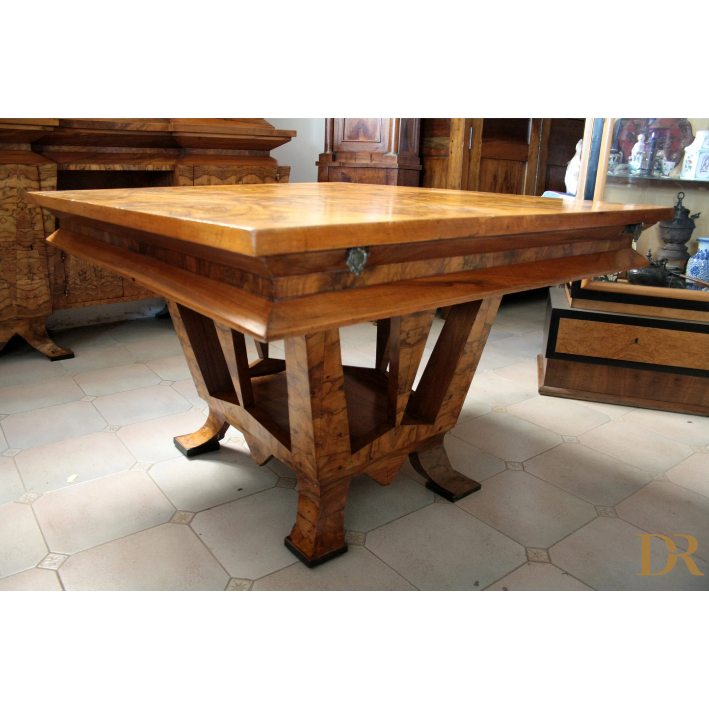 Tavolo art Decò con gambe decorative, ministro Bottai, casa Roma 1933