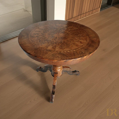 Tavolo da centro intarsiato Italia con motivi geometrici, dimensioni perfette