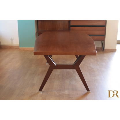 Alt text: Tavolo Tolomeo di Ico Parisi ed Ennio Fazioli, moderno in legno Italia 1958