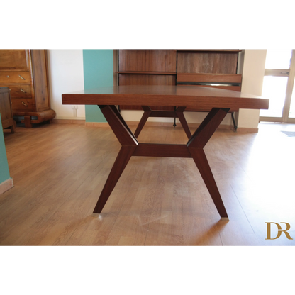 Immagine di un tavolo tolomeo di Ico Parisi ed Ennio Fazioli, stile mid-century moderno