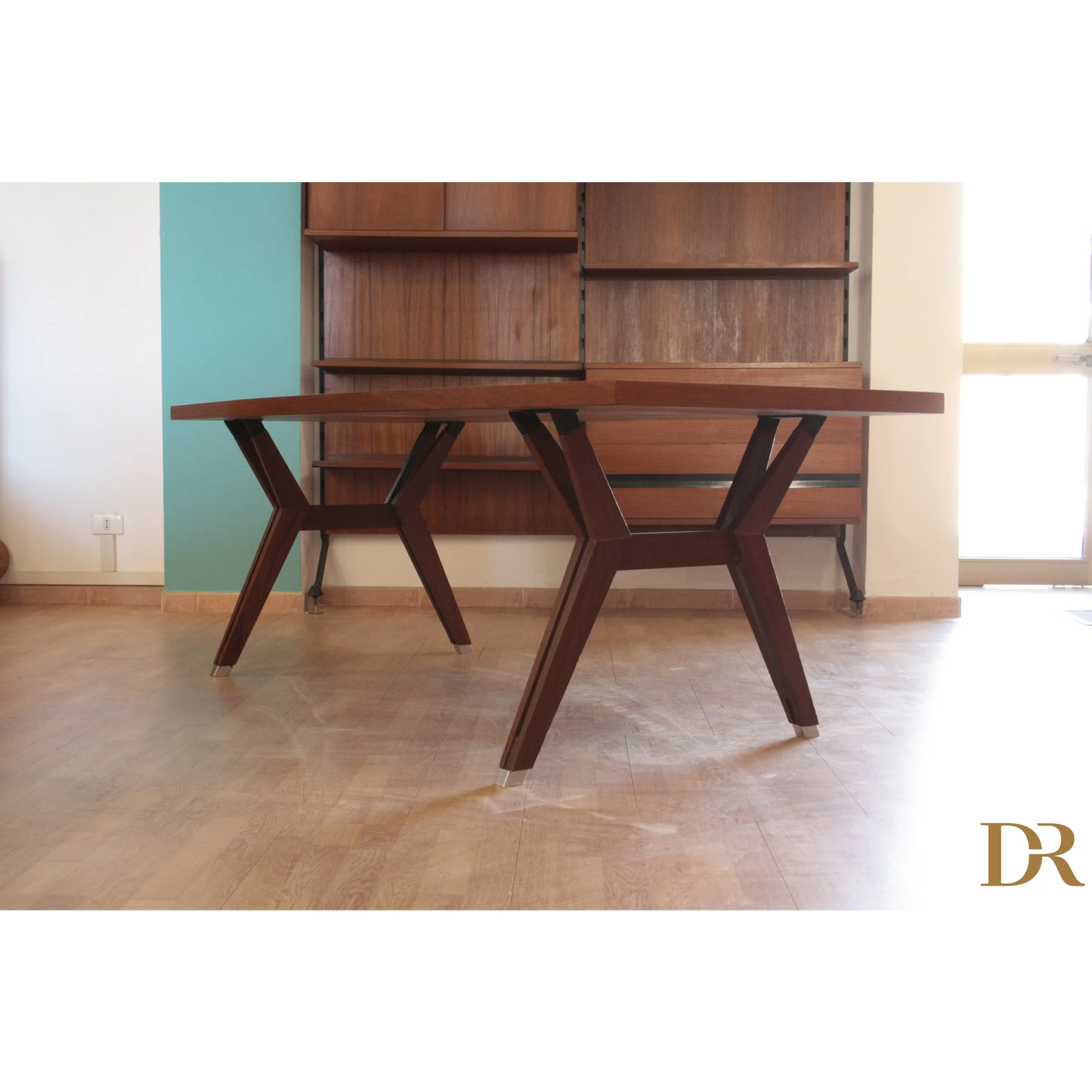 Tavolo Tolomeo di Ico Parisi ed Ennio Fazioli con design unico delle gambe