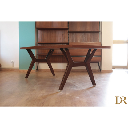 Tavolo Tolomeo di Ico Parisi ed Ennio Fazioli con design unico delle gambe