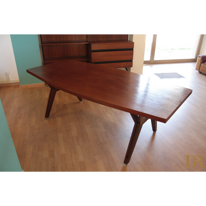 Alt text di un tavolo Tolomeo di Ico Parisi ed Ennio Fazioli, stile moderno italiano