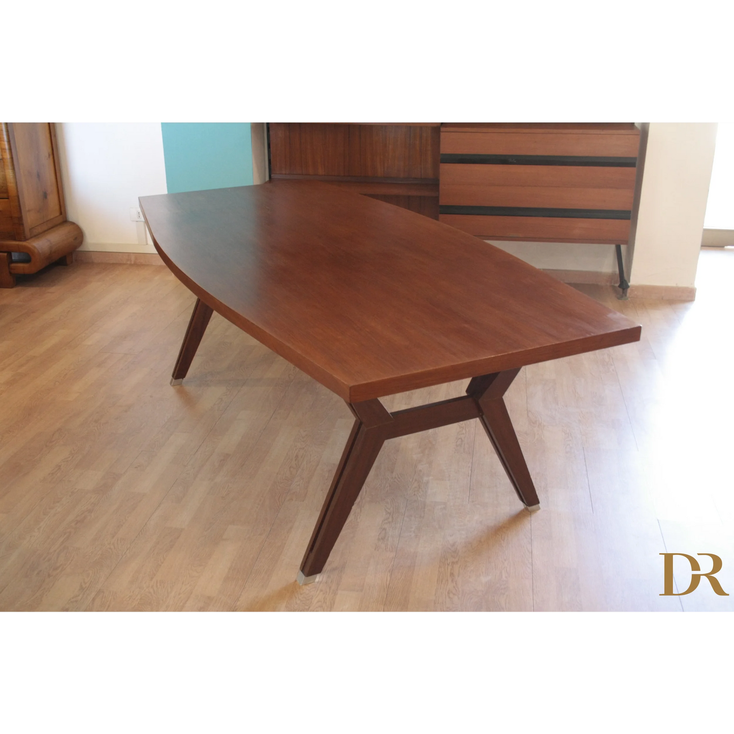 Alt text di un tavolo Tolomeo in legno di Ico Parisi ed Ennio Fazioli